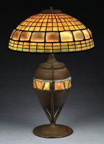 TIFFANY STUDIOS TURTLEBACK LEADED GLASS TABLE LAMP W/ TURTLEBACK BASE