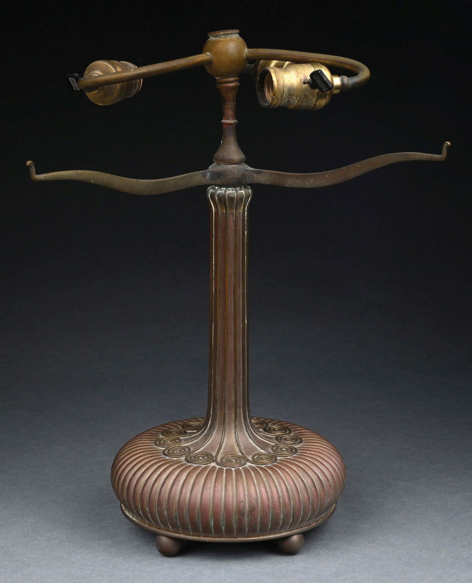 TIFFANY STUDIOS BRONZE TABLE LAMP BASE (1 of 6)