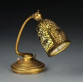 TIFFANY STUDIOS PINE NEEDLE DESK LAMP