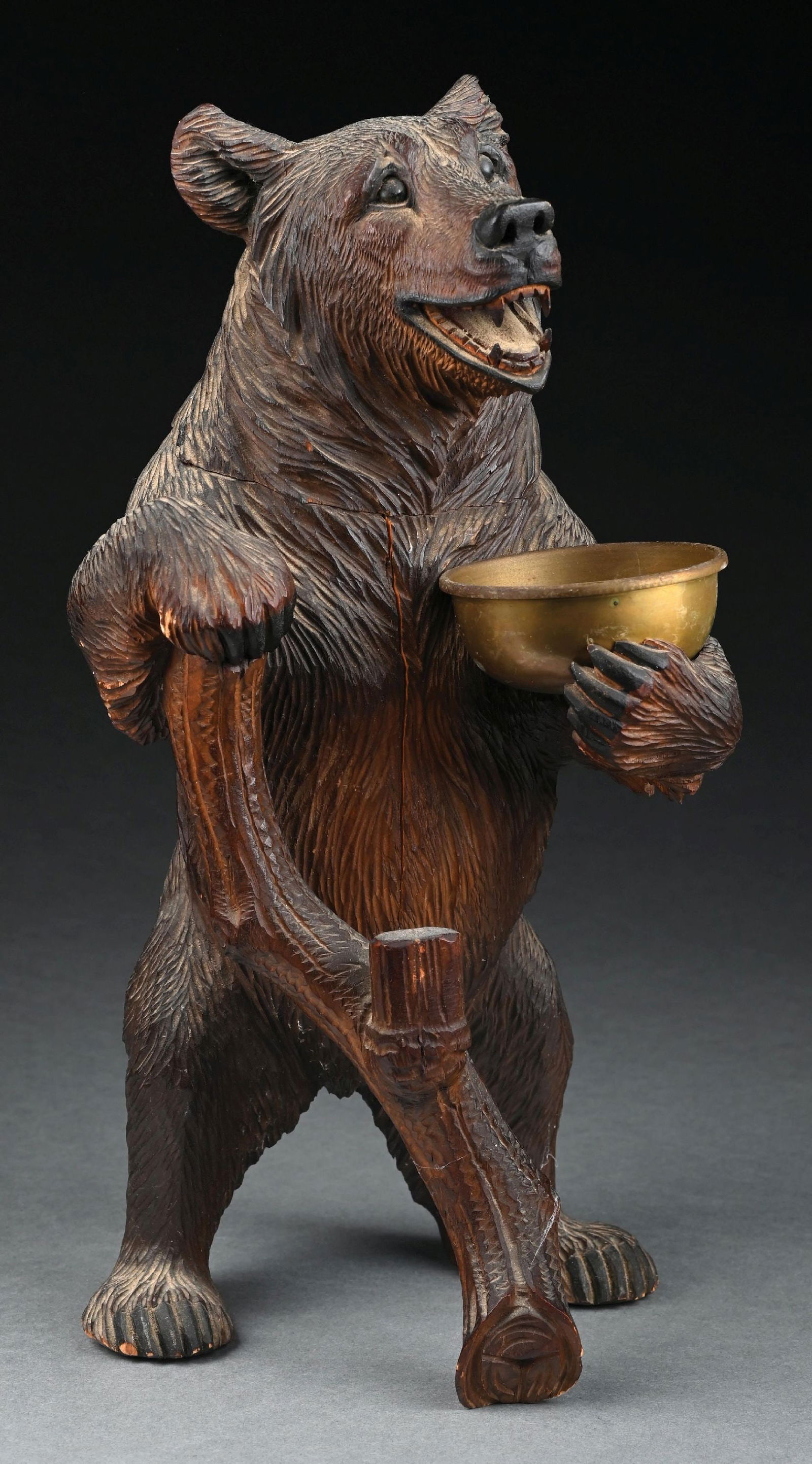 BLACK FOREST CARVED BEAR HUMIDOR (1 of 5)