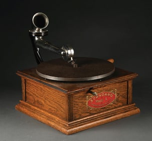 STANDARD TALKING MACHINE CO. MODEL A PHONOGRAPH