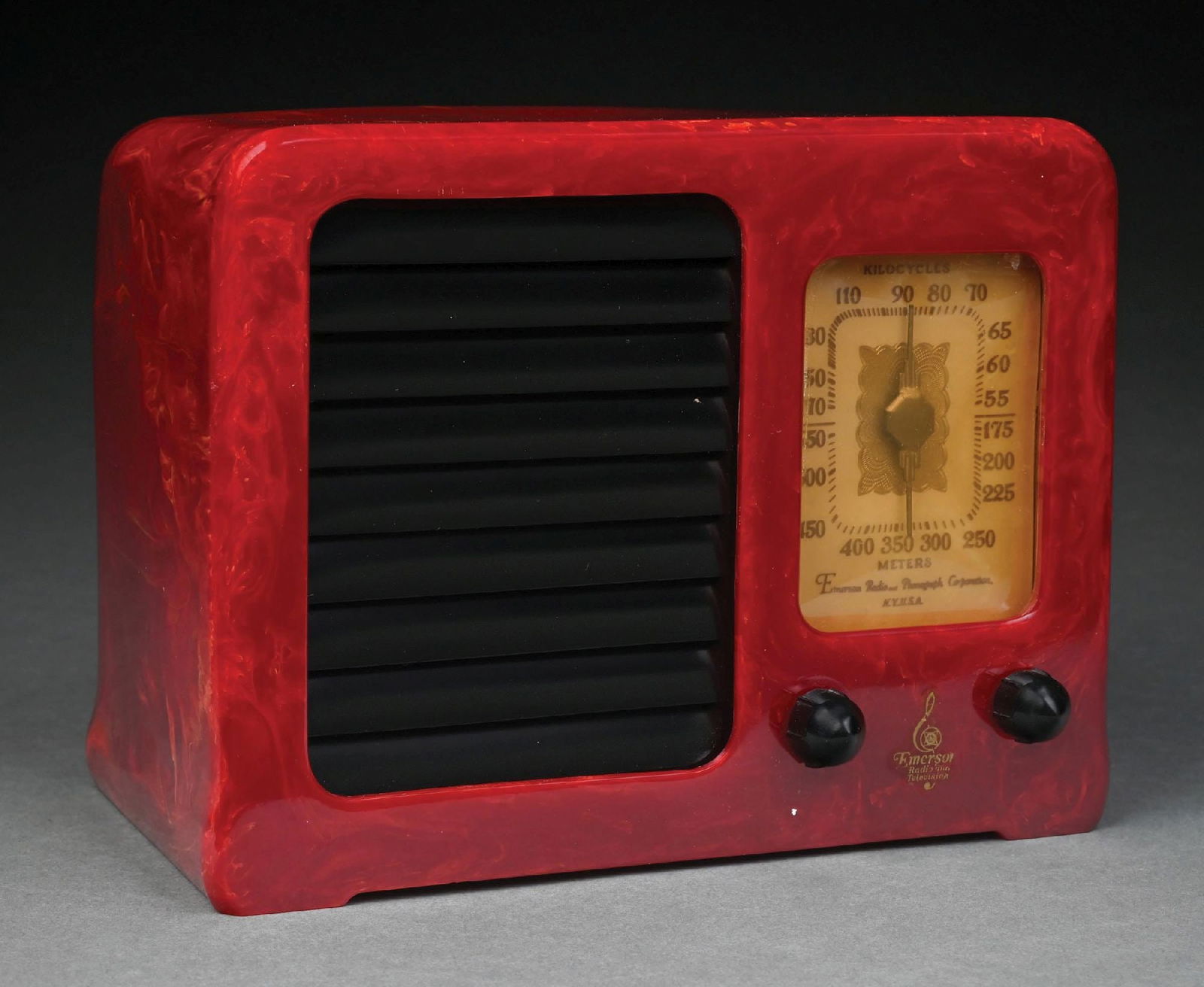 EMERSON BM-258 BIG MIRACLE CATALIN RADIO IN OXBLOOD RED WITH IVORY (1 of 6)