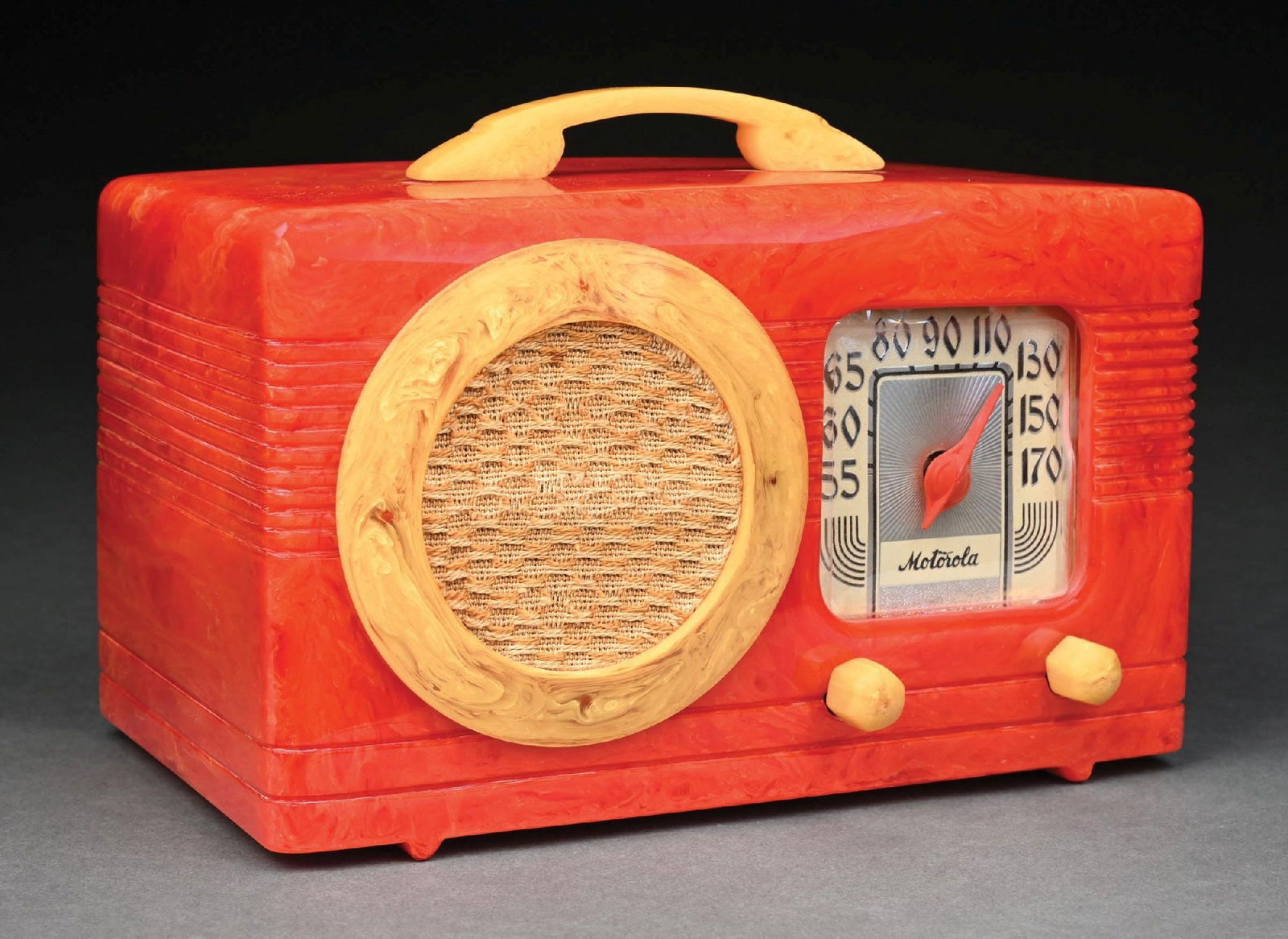 MOTOROLA 50X CIRCLE-GRILL CATALIN RADIO IN RED WITH LIGHT YELLOW (1 of 6)