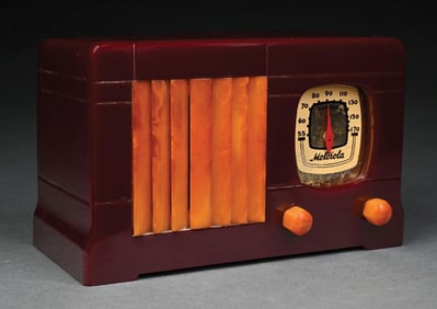 MOTOROLA 52 VERTICAL GRILL CATALIN RADIO IN MAROON AND YELLOW