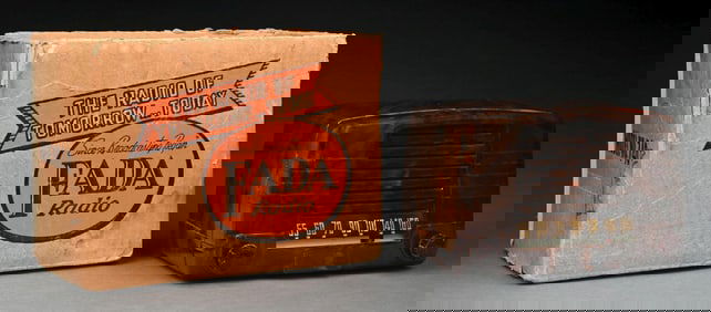 FADA 855 BROWN SWIRLED TENITE DECO RADIO WITH BOX