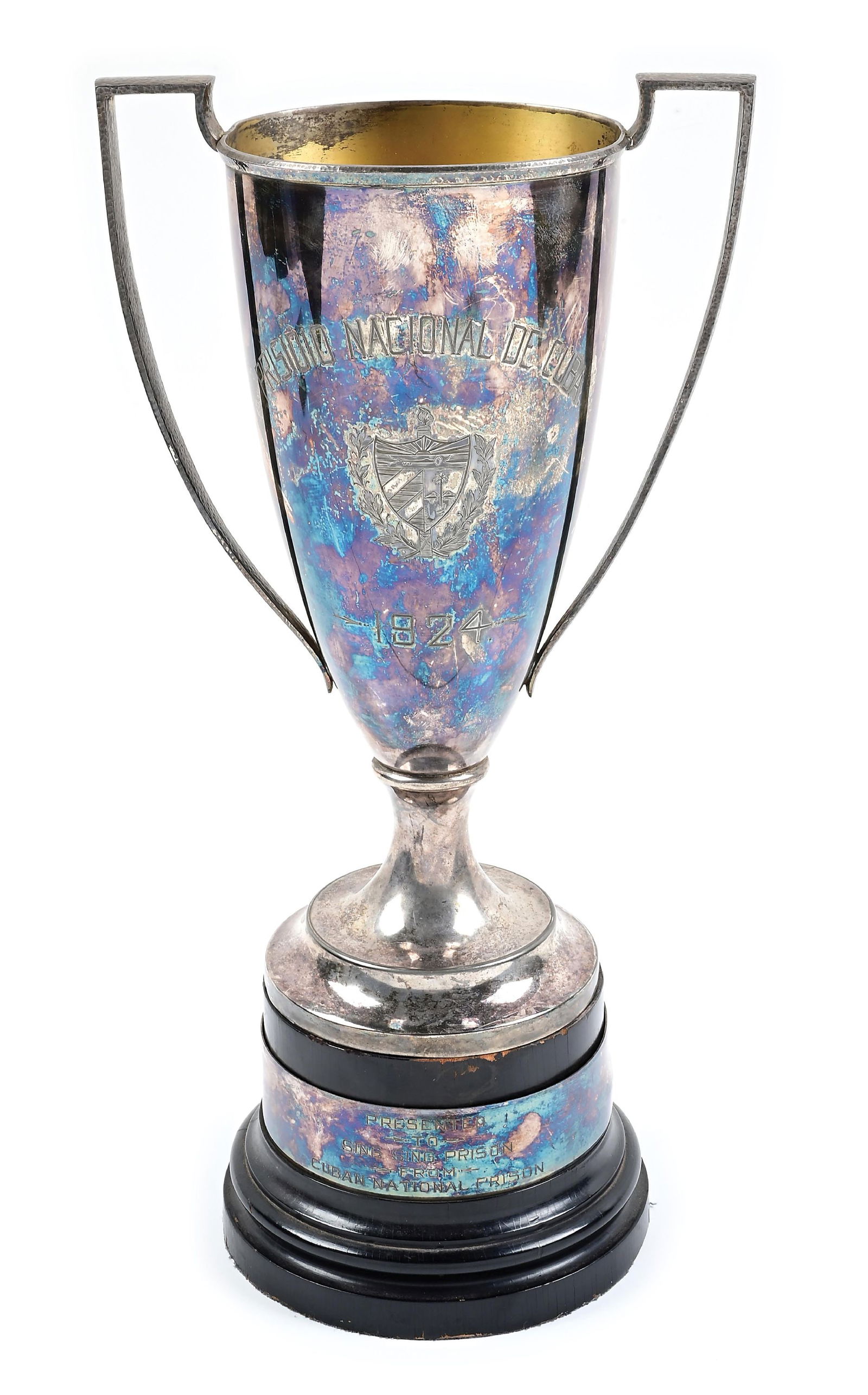 SILVER TROPHY PRESENTED TO SING SING PRISON BY THE CUBAN NATIONAL PRISON. (1 of 7)