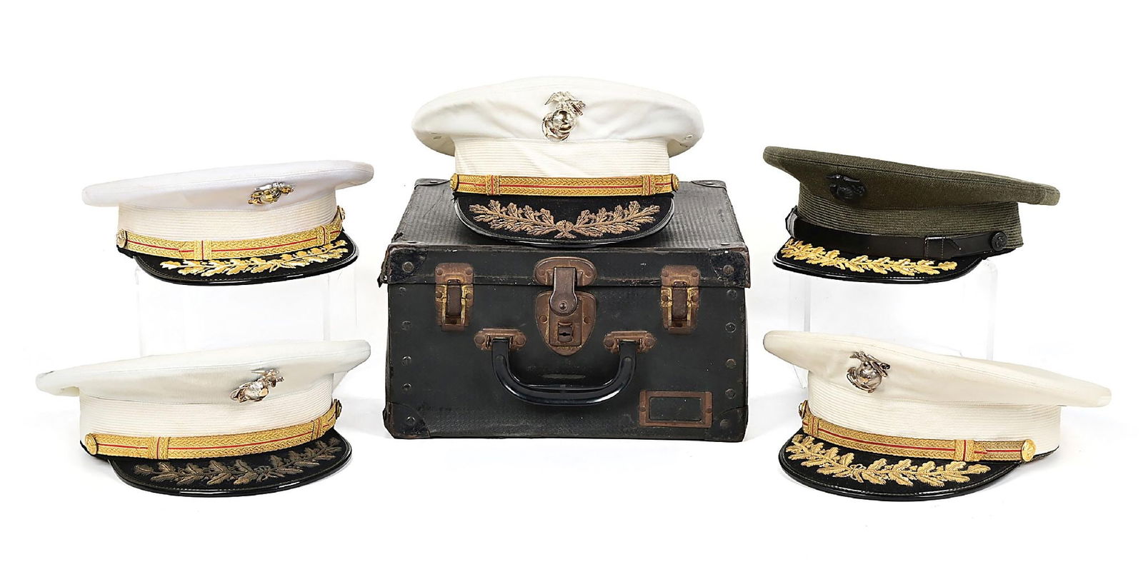 LOT OF 5: POST WW2 USMC GENERAL OFFICERS DRESS COVERS. (1 of 9)