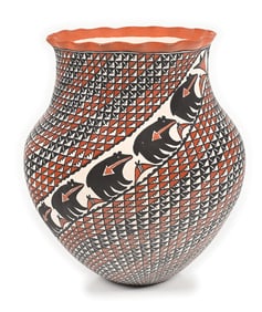 ACOMA (ÁAK’U) POTTERY VASE
