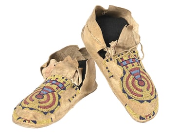 CHEYENNE (SUHTAI/TSITSISTAS) MOCCASINS