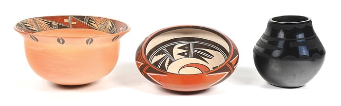 LOT OF 3: PUEBLO POTTERY ITEMS