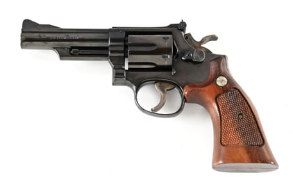 (M) SMITH & WESSON MODEL 19-4 DOUBLE ACTION REVOLVER.