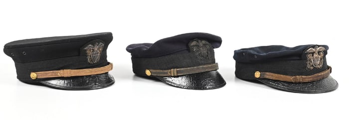 LOT OF 3: US WWI NAVAL OFFICER'S DRESS BLUE VISOR HATS.