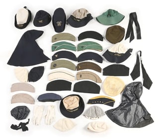 LOT OF 5: US WWII USMCWR OVERSEAS AND FATIGUE HATS.