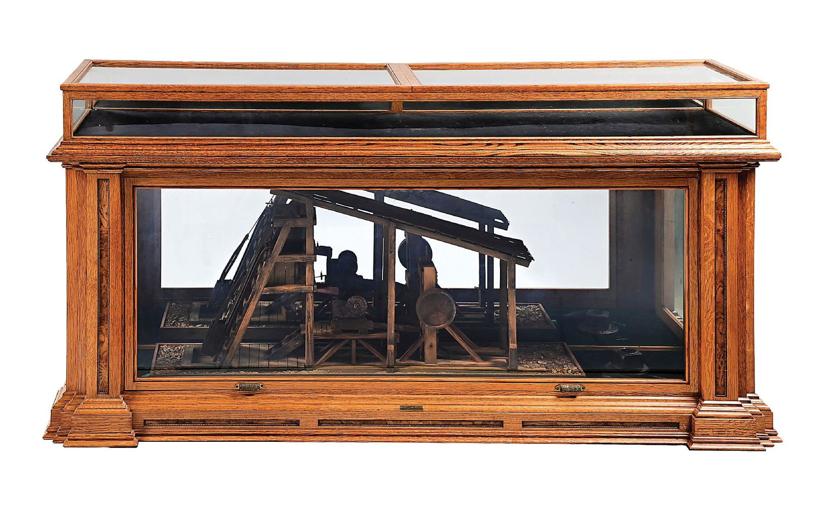 FAIRBANKS & CO. 2-PIECE OAK WOOD MINING DISPLAY CASE WITH WOODEN MODEL FROM CALIFORNIA MINE. (1 of 8)