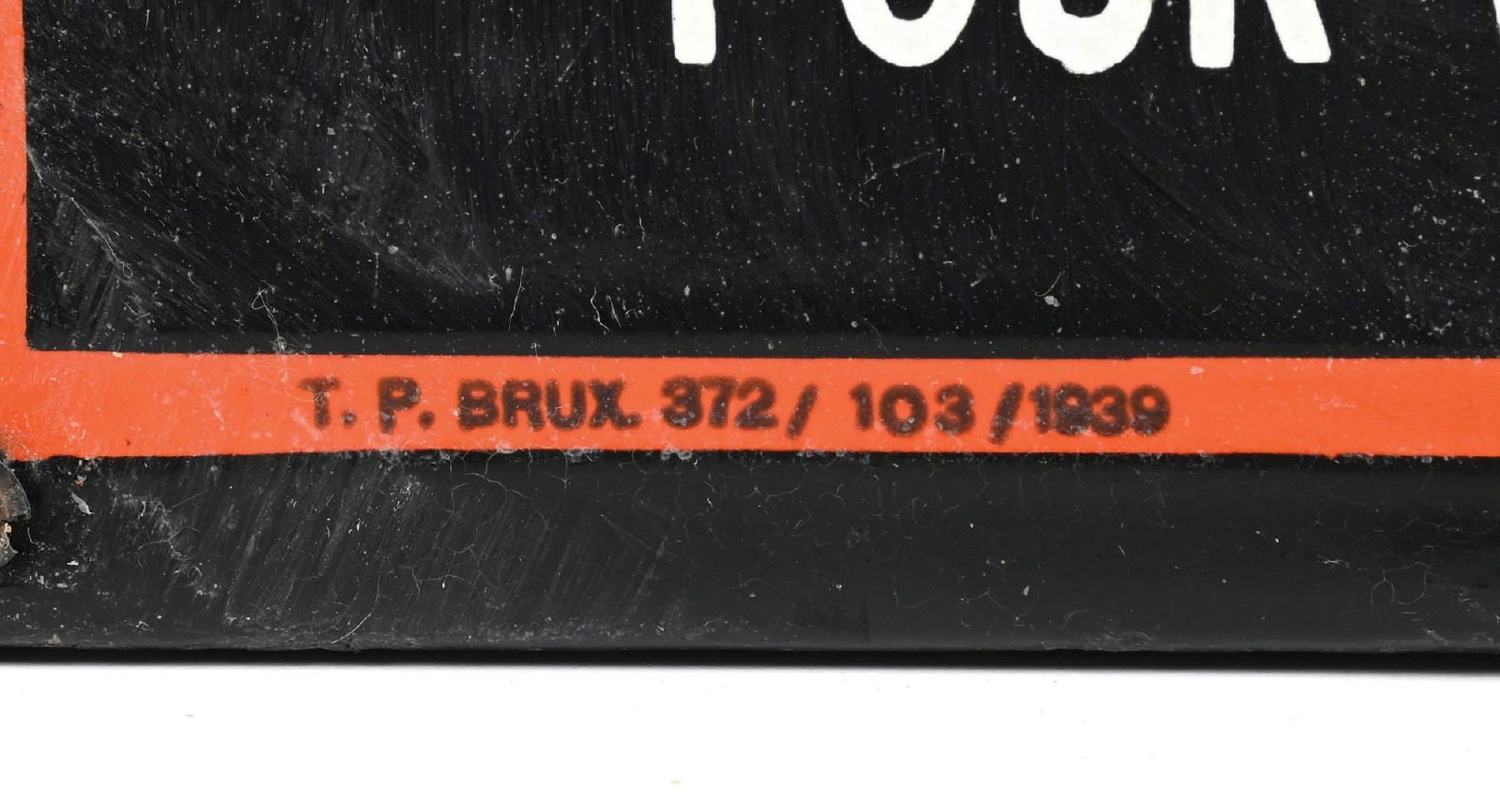 VEEDOL MOTOR PORCELAIN SIGN W/ COOKIE CUTTER EDGE - 2