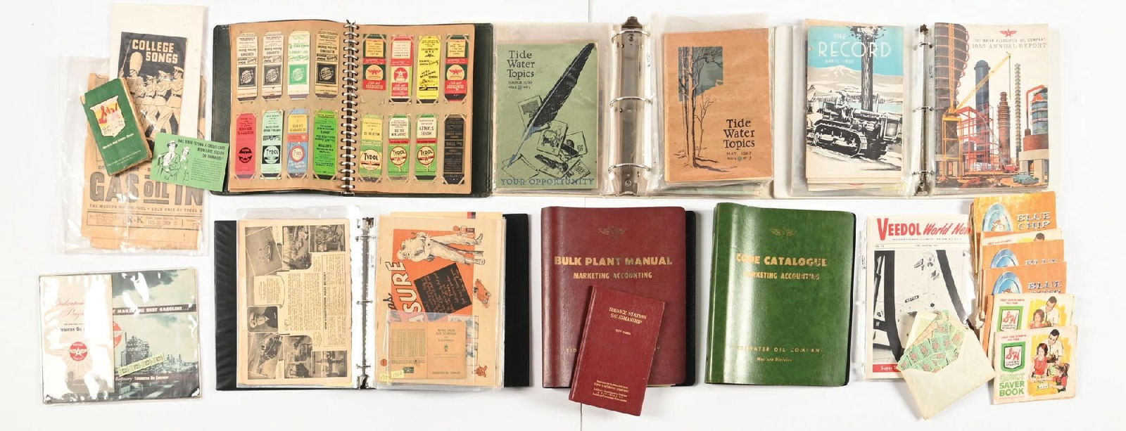 LARGE COLLECTION OF FLYING A & VEEDOL SERVICE STATION MANUALS & EPHEMERA (1 of 1)