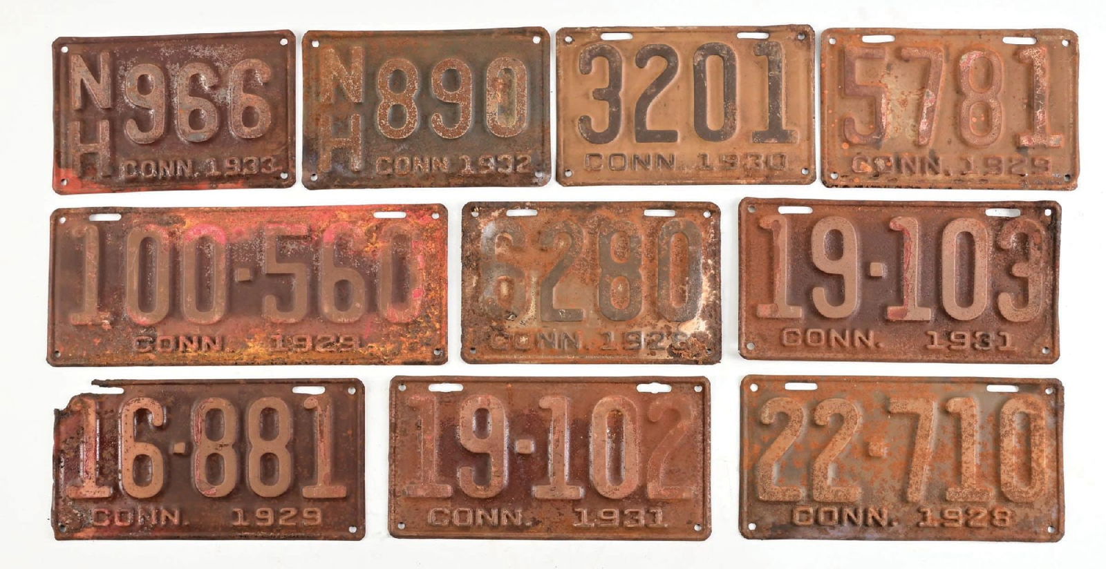 COLLECTION OF 10: VARIOUS 1928-1933 CONNECTICUT EMBOSSED TIN SINGLE LICENSE PLATES (1 of 1)