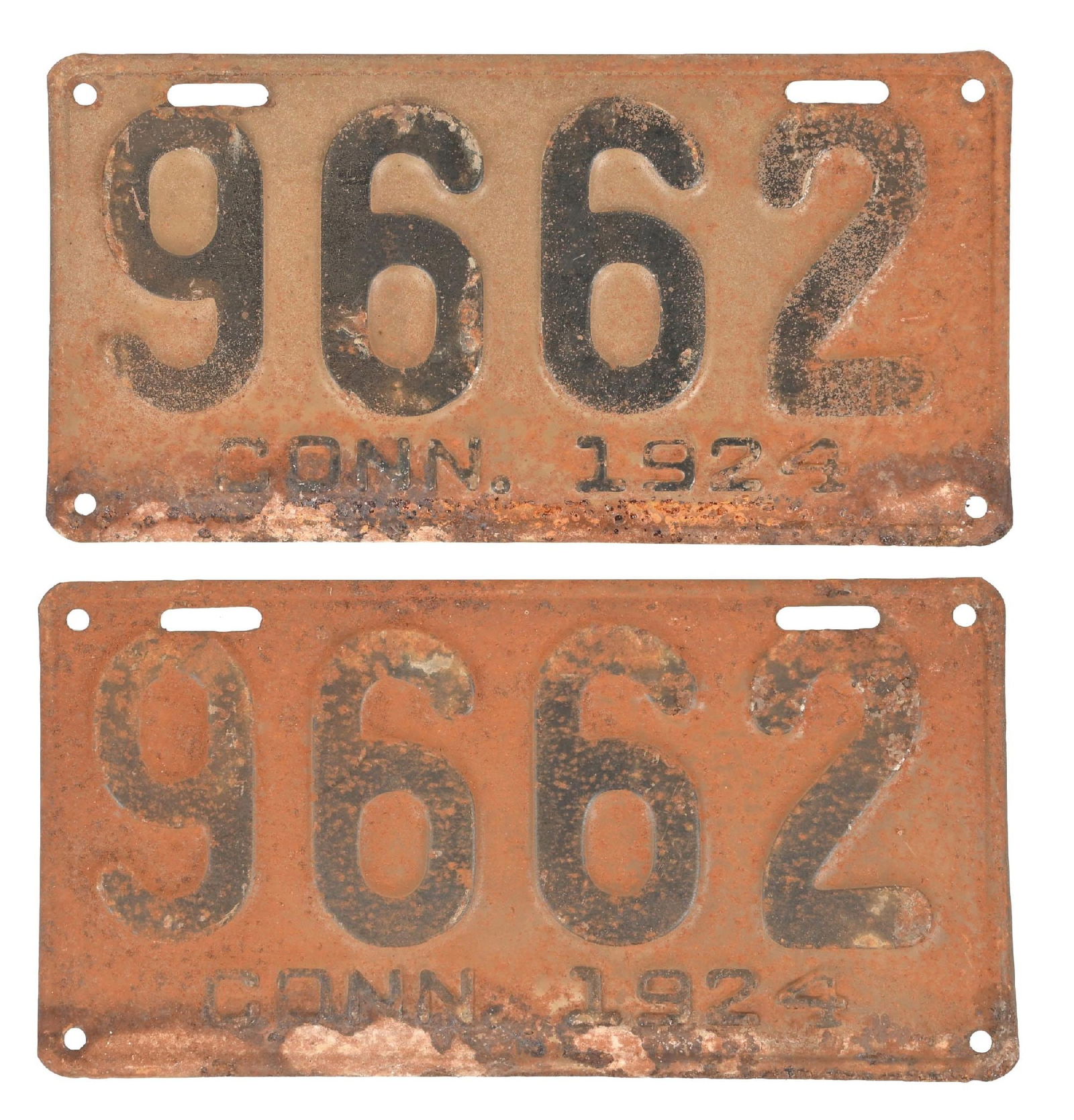 COLLECTION OF 2: 9662 CONN. 1924 EMBOSSED TIN LICENSE PLATES (1 of 2)