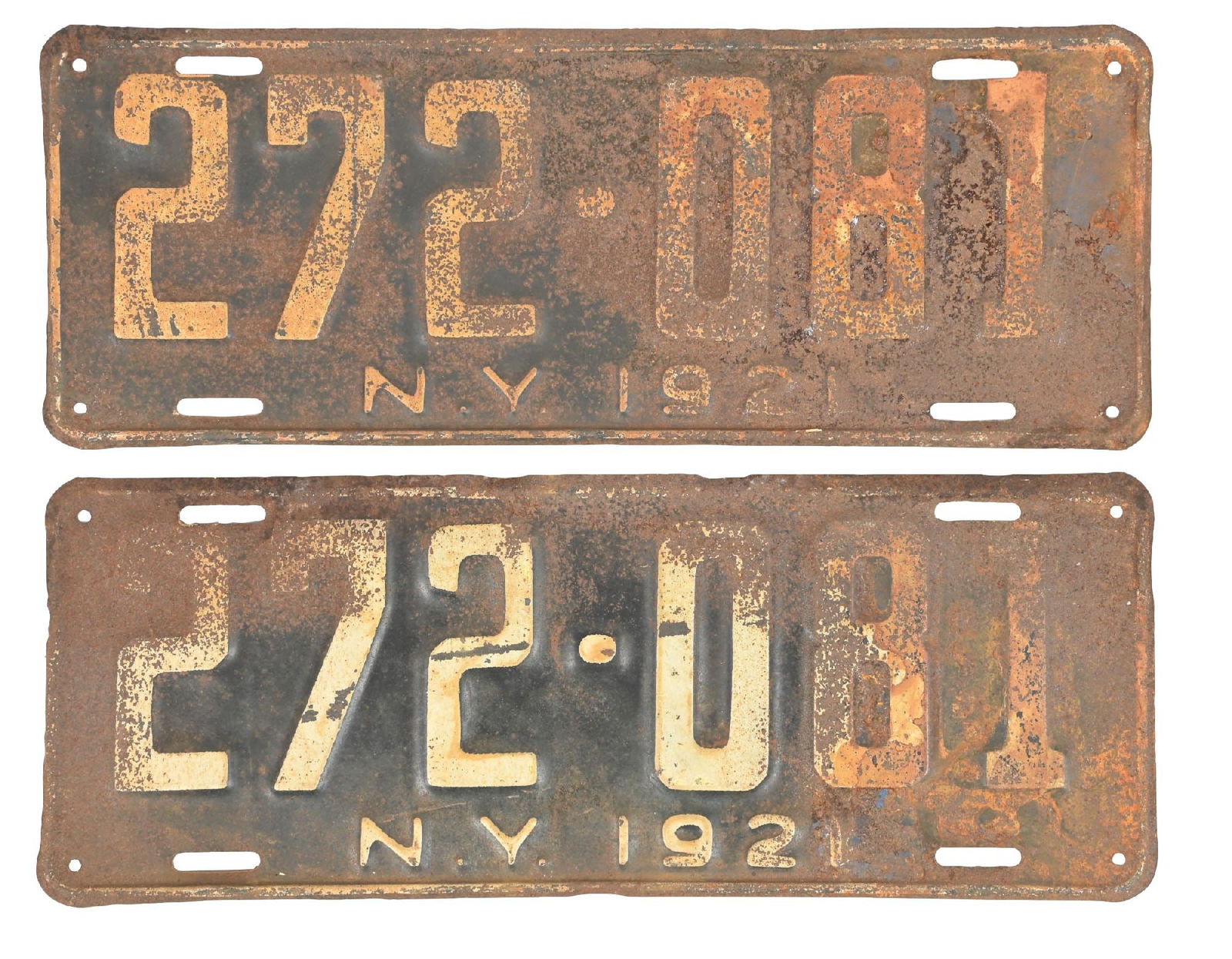 COLLECTION OF 2: 272-081 N.Y. 1921 EMBOSSED TIN LICENSE PLATES (1 of 2)