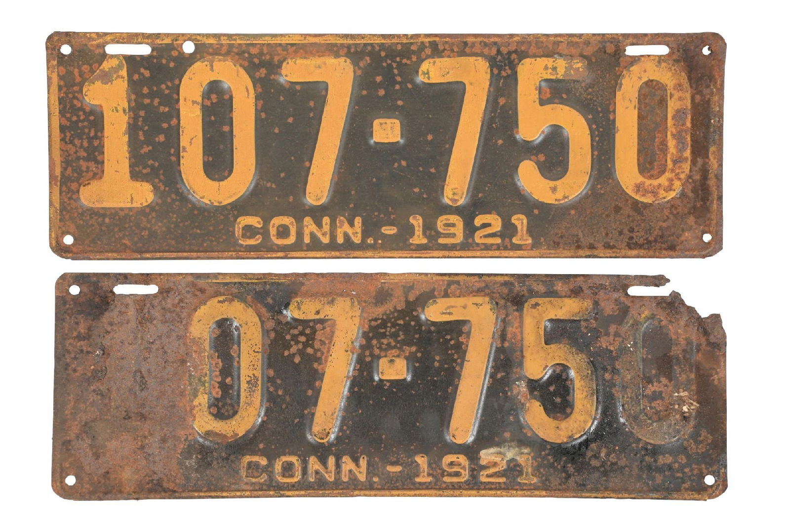 COLLECTION OF 2: 107-750 CONN. 1921 EMBOSSED TIN LICENSE PLATES (1 of 2)