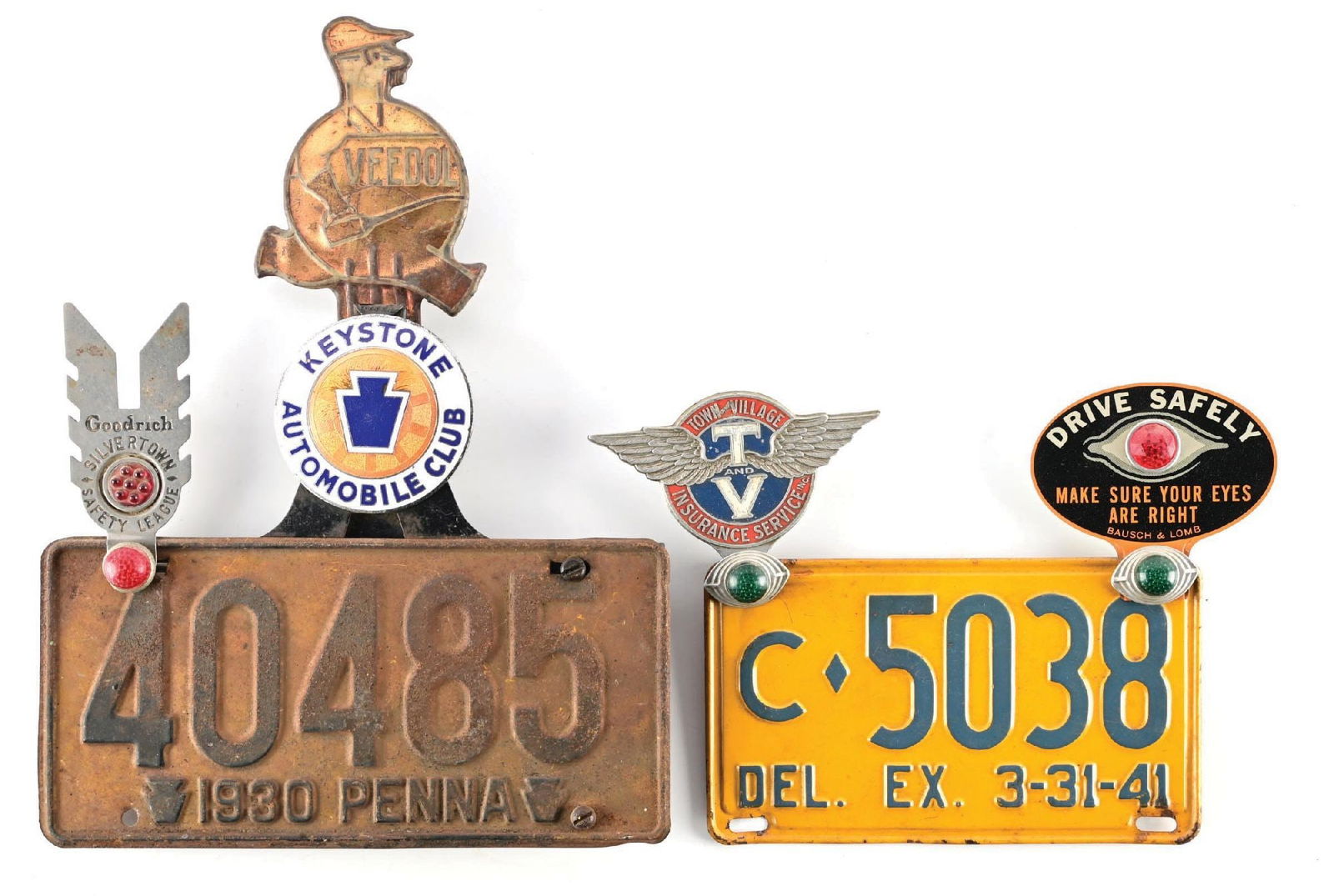 COLLECTION OF 2: PENNSYLVANIA & DELAWARE LICENSE PLATES WITH LICENSE PLATE TOPPERS (1 of 2)