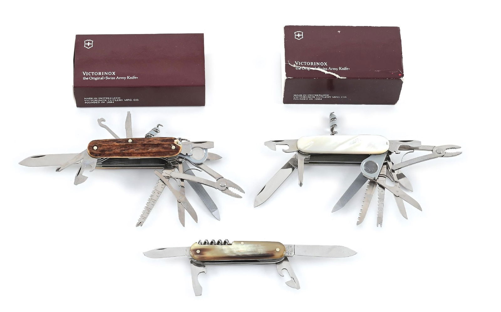 LOT OF 3: VICTORINOX SWITZERLAND SWISS CHAMP MULTI-BLADE SPORTSMAN KNIVES. (1 of 12)