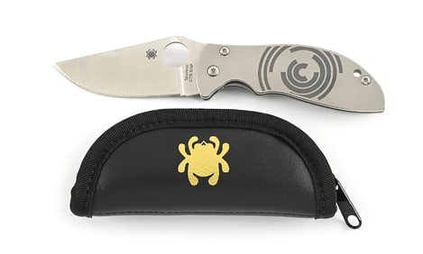 SPYDERCO CARPENTER TECHNOLOGY LINER LOCK CTS-XHP WITH ORIGINAL SPYDERCO POUCH.