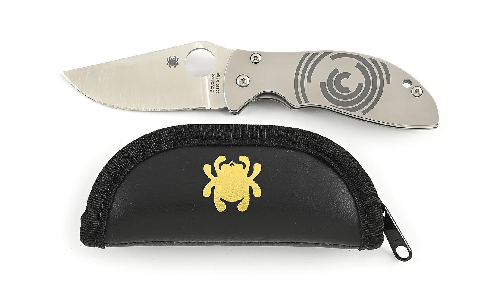 SPYDERCO CARPENTER TECHNOLOGY LINER LOCK CTS-XHP WITH ORIGINAL SPYDERCO POUCH. (1 of 8)