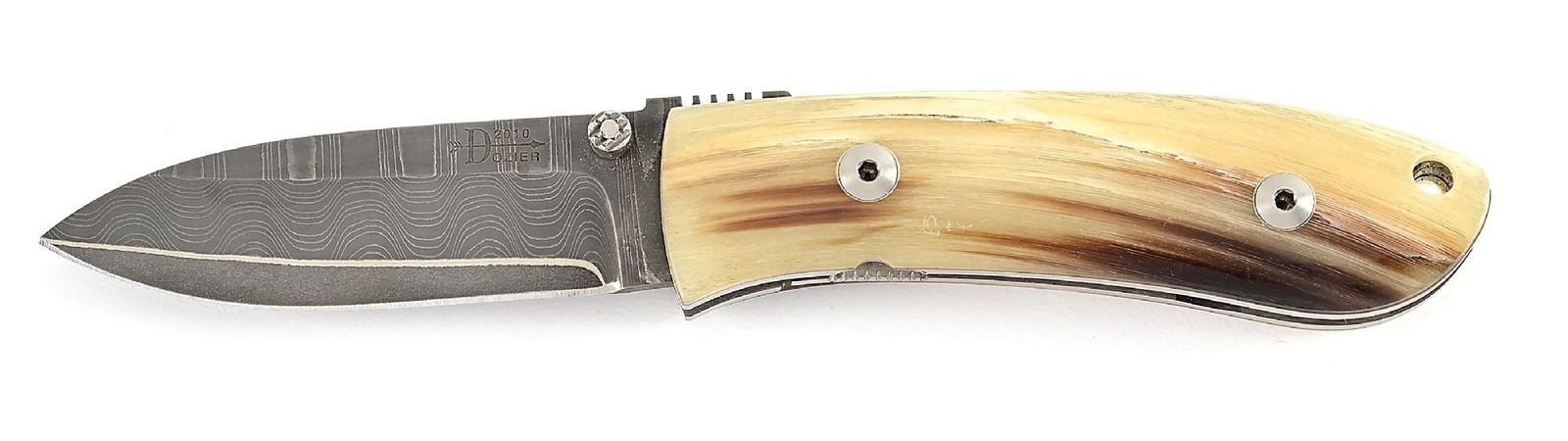 BOB DOZIER 2010 HORN HANDLE CUSTOM TITANIUM LINER LOCK SMALL FOLDING HUNTER WITH DAMASCUS BLADE.: Appears unused and unsharpened. Damascus steel blade with thumb stud opener. “Dozier 2010” etched on obverse blade. Locks open firmly. Titanium liners liner lock. Horn handles. Titanium ba