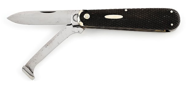 UNDERWOOD LONDON PICK LOCK HORSEMAN’S KNIFE WITH CHECKERED THISTLE HANDLE AND HORSESHOE