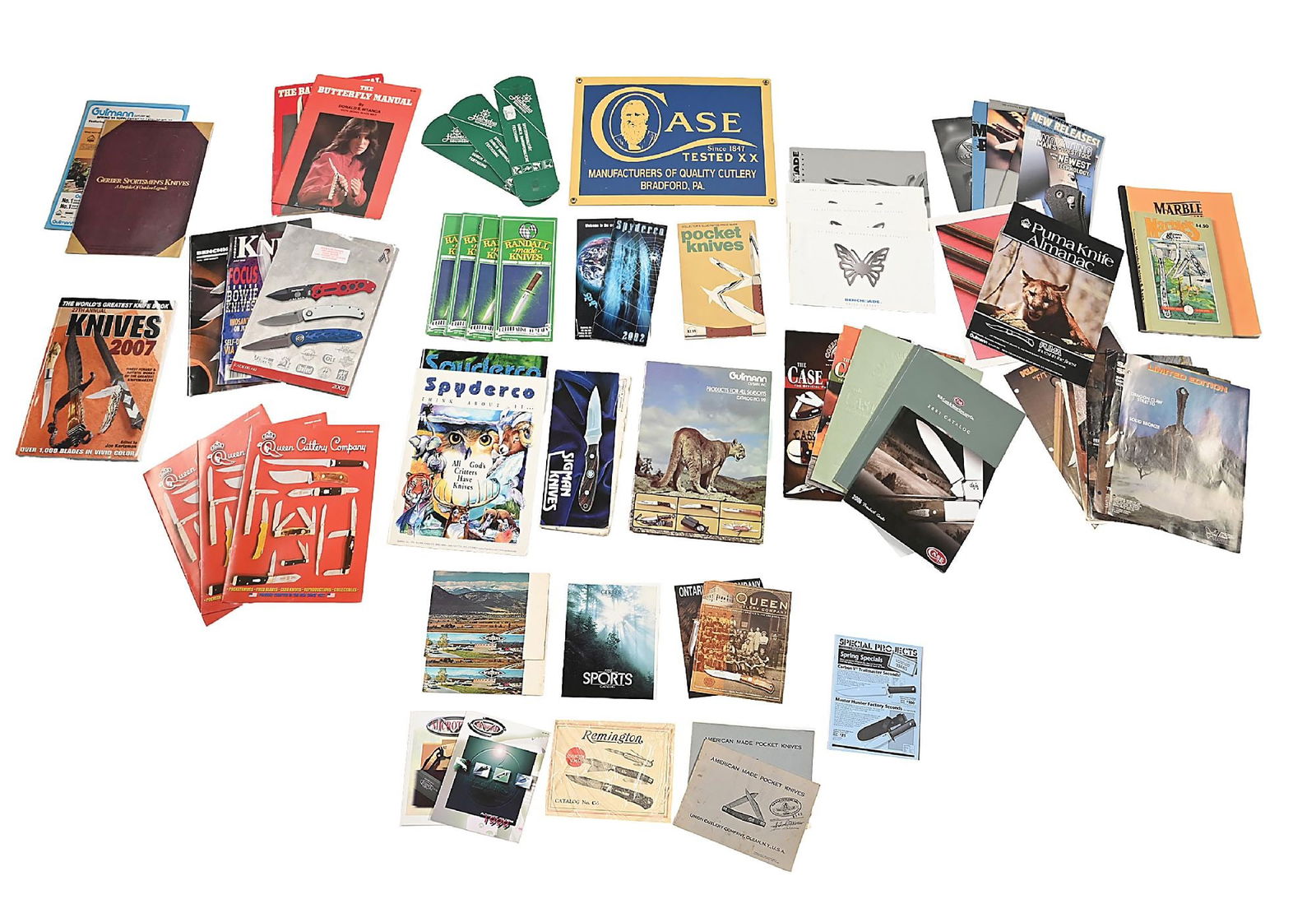 LOT OF MISCELLANEOUS KNIFE LITERATURE AND CATALOGS. (1 of 1)
