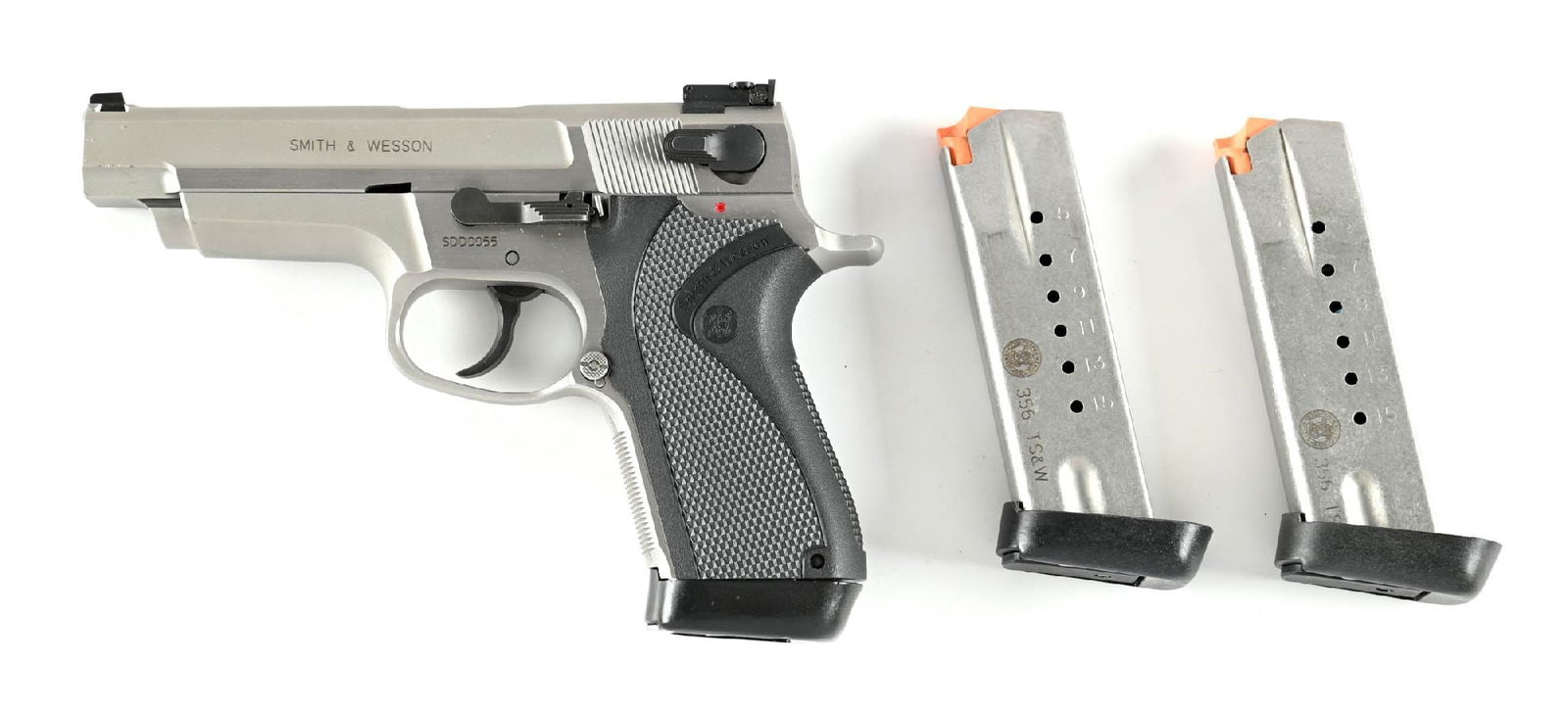 (M) SMITH & WESSON PERFORMANCE CENTER MODEL 3566 SEMI-AUTOMATIC PISTOL.: Manufactured by Smith & Wesson for Team S&W and Lew Horton for one year only, 1993. They only produced a few hundred. Produced in the S&W Performance Center featuring a match grade barrel, tuned actio