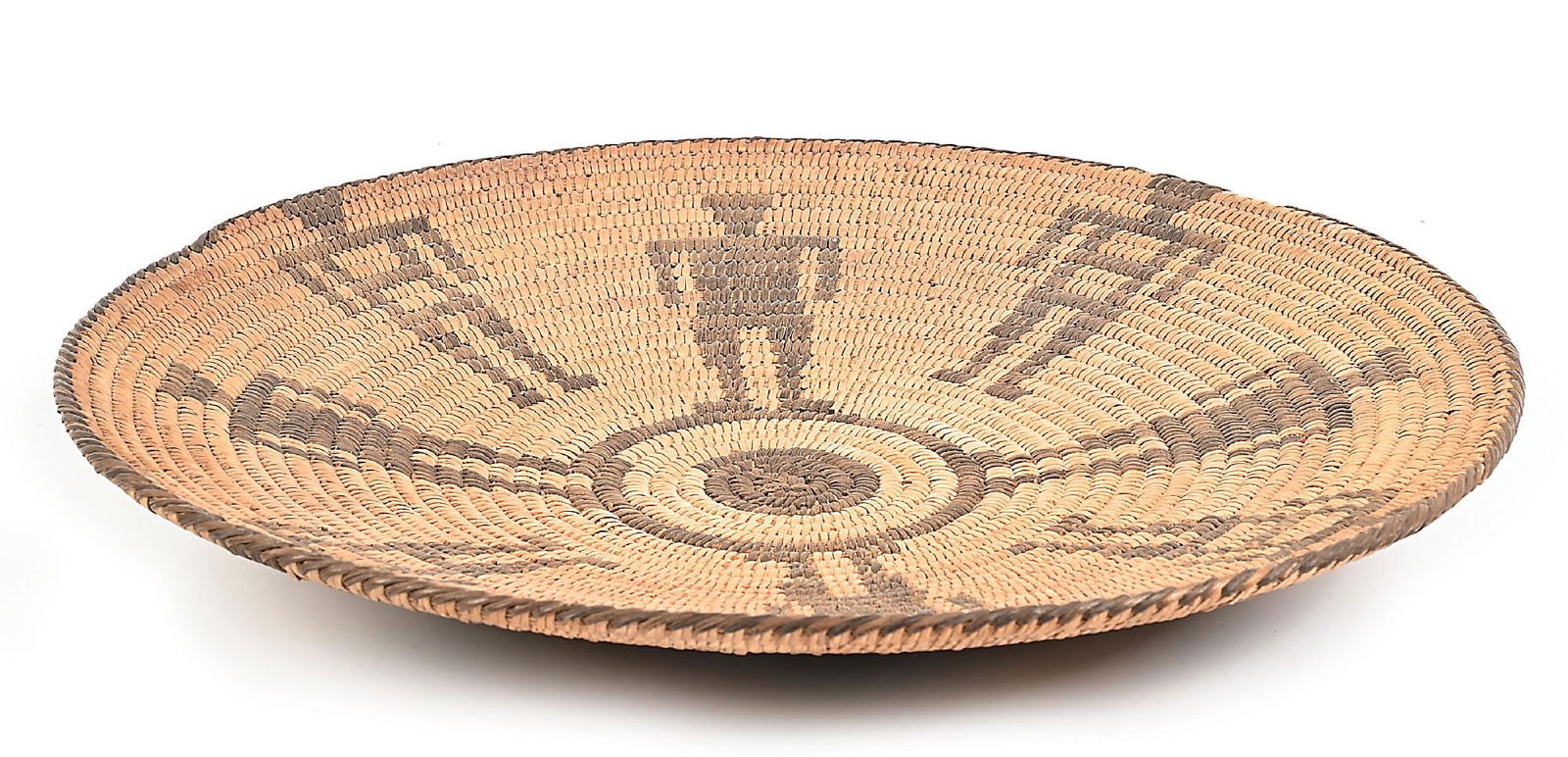 PICTORIAL PIMA BASKETRY TRAY: A shallow basket or tray with 7 standing human figures. Willow and Devils claw construction. 15 3/4" diameter by 2" deep Dimensions: 15 3/4" x 15 3/4" x 2".