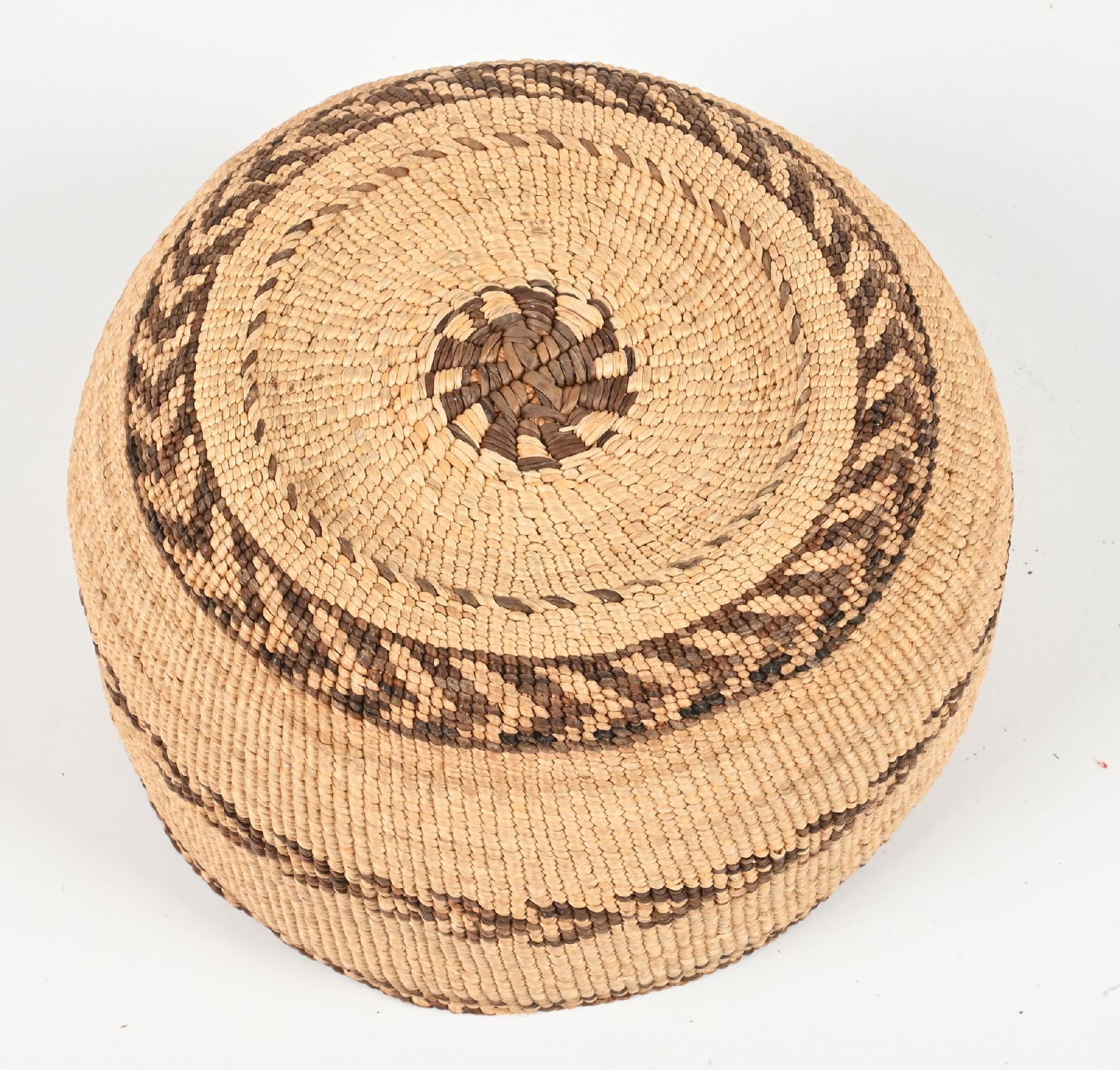 KLAMATH MODOC BASKET - 3