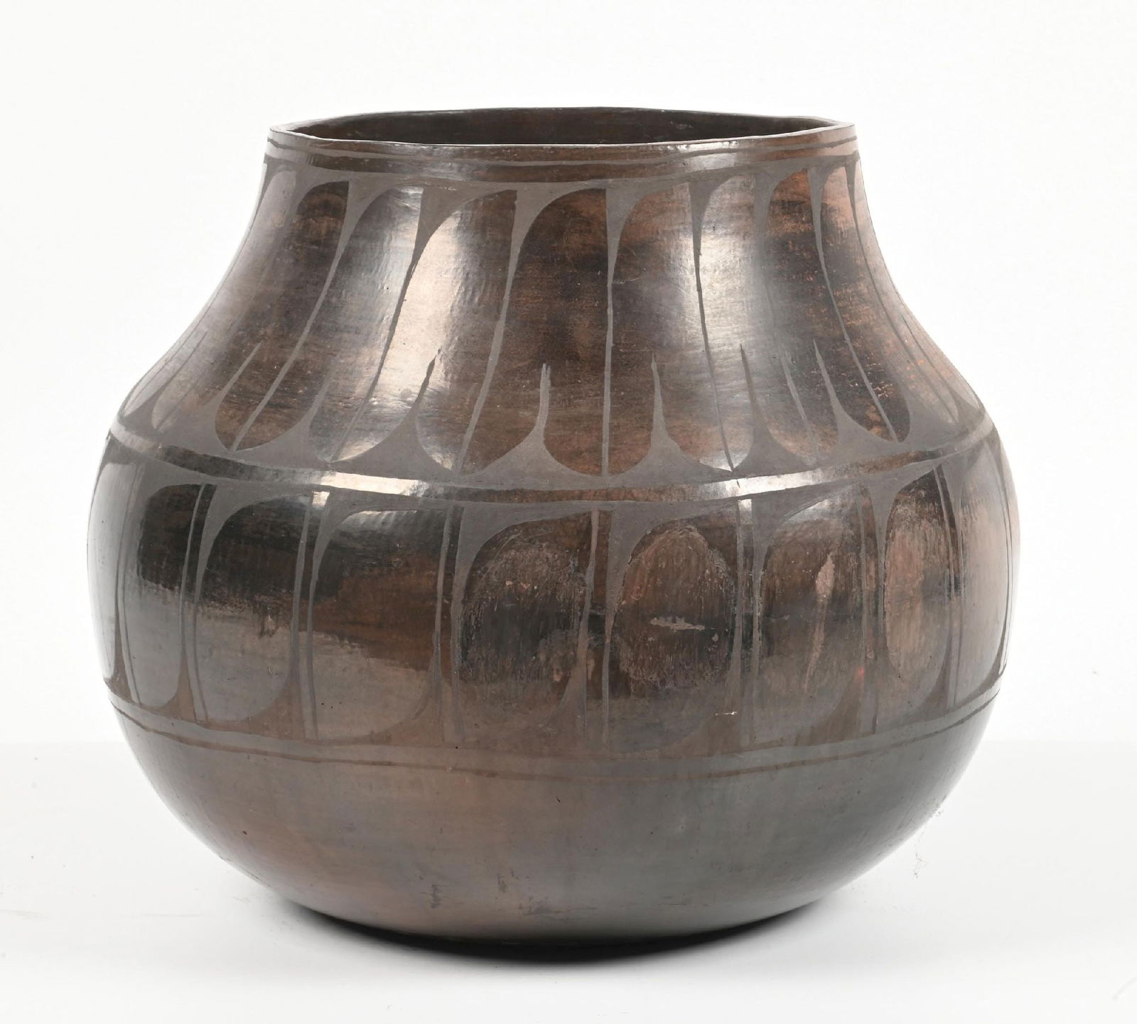 SANTA DOMINGO (KEWA) POTTERY OLLA (1 of 3)