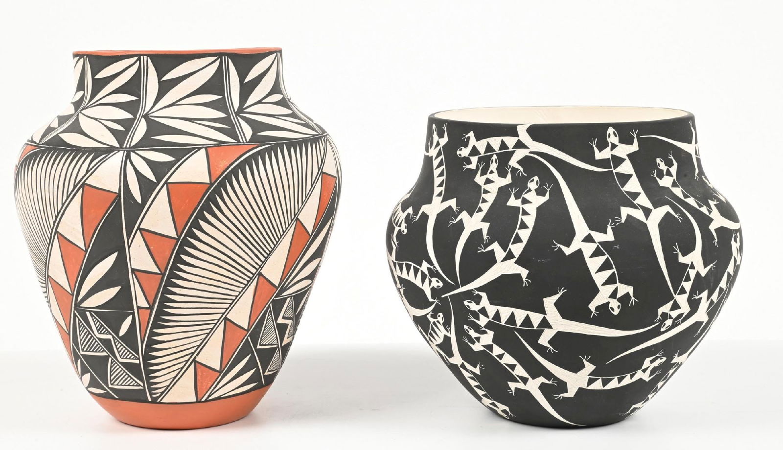 LOT OF 2: ACOMA (ÁAK’U) POTTERY OLLAS (1 of 4)