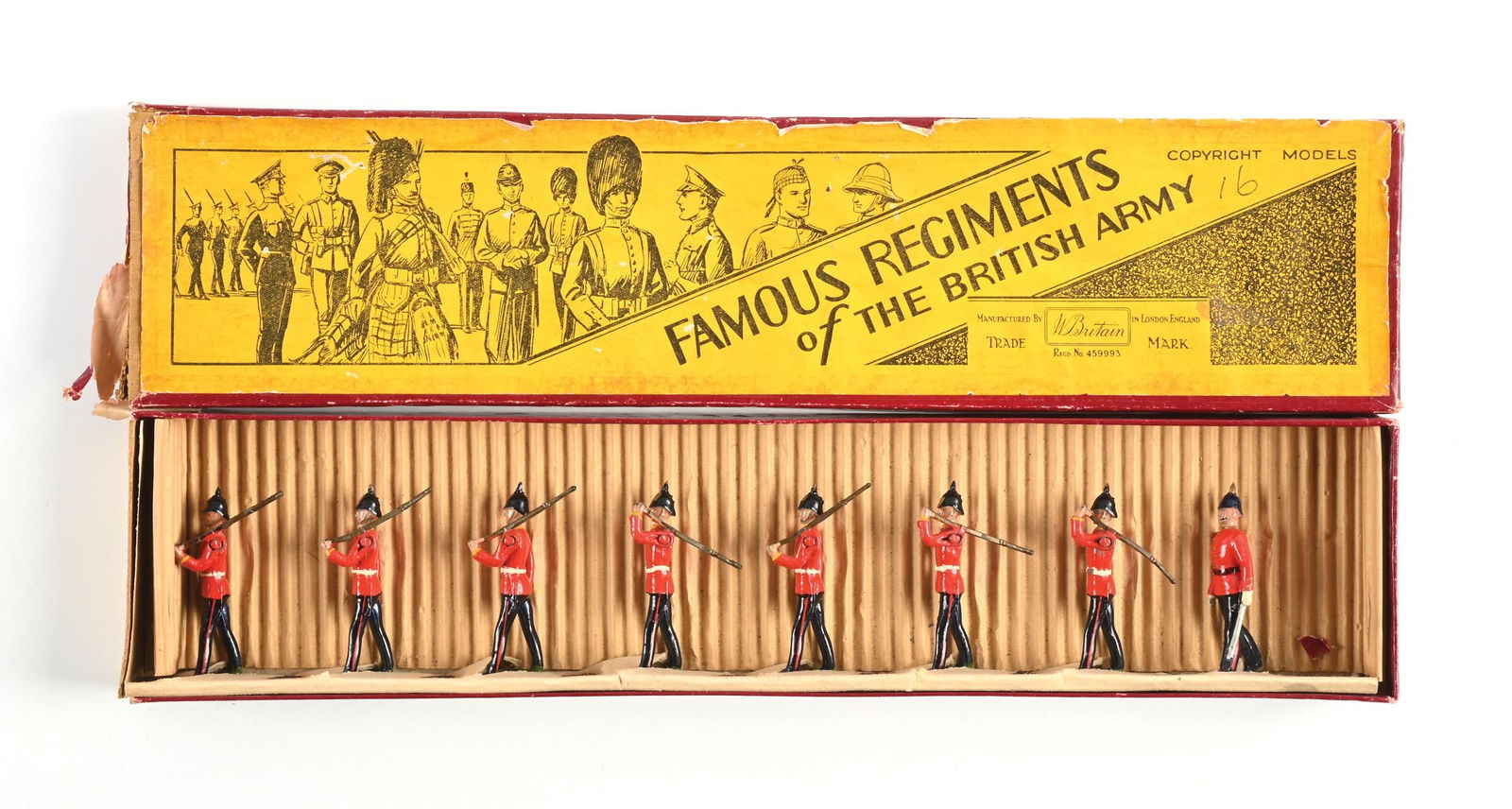 W. BRITAIN FAMOUS REGIMENTS OF THE BRITISH ARMY EAST LANCENSHIRE BORDER REGIMENT NO. 1590 IN BOX (1 of 2)