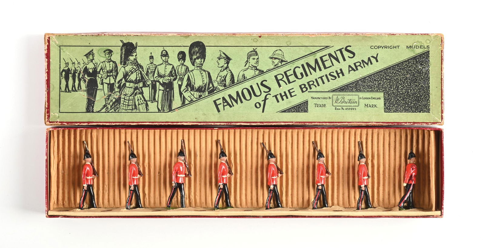 W. BRITAIN FAMOUS REGIMENTS OF THE BRITISH ARMY THE EAST YORKSHIRE REGIMENT NO. 1557 IN BOX (1 of 2)