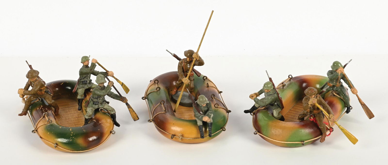 LOT OF 11: ELASTOLIN RAFTS & SOLDIERS (1 of 1)