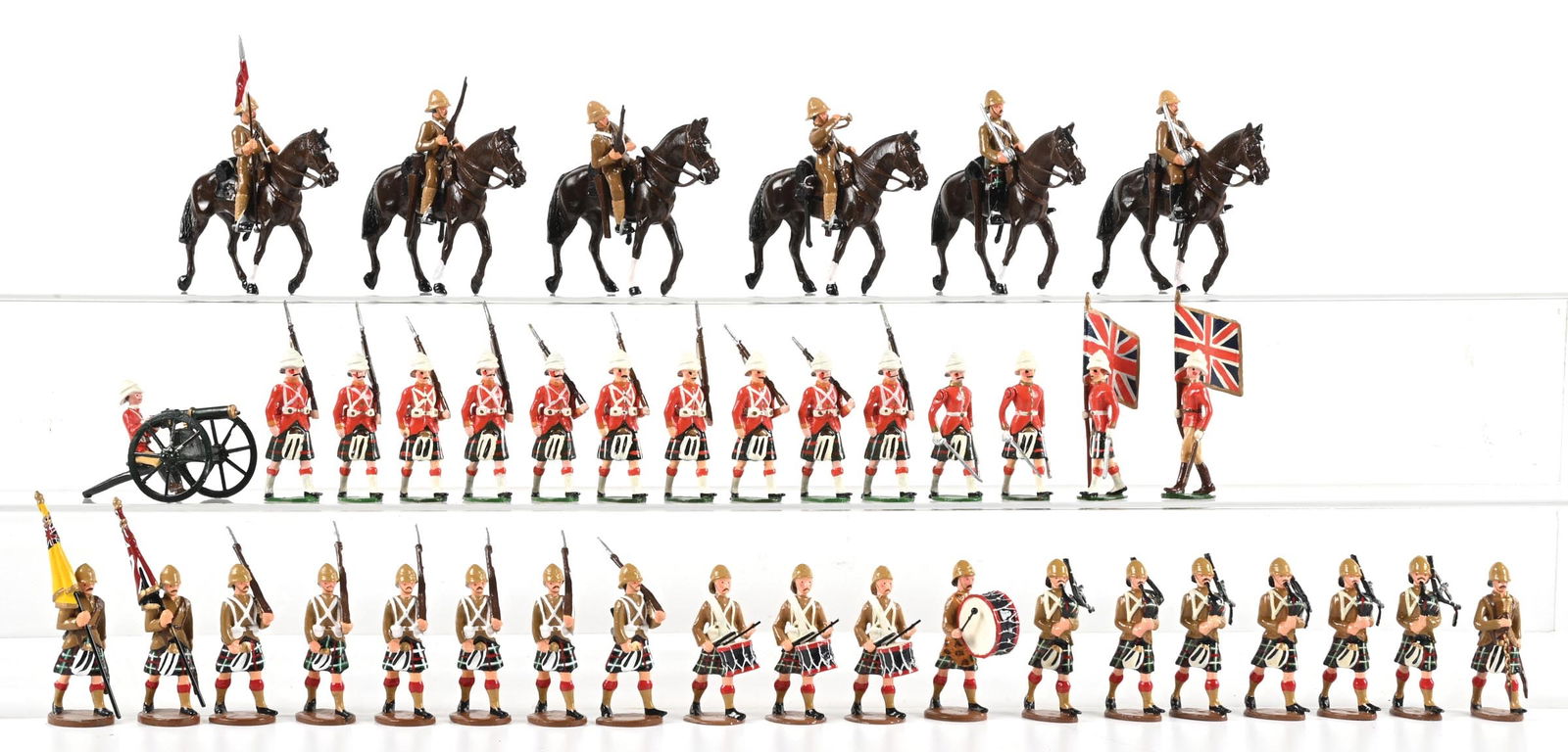 BRITISH BULLDOG AND GLOSSY KING & COUNTRY FIGURES (1 of 1)