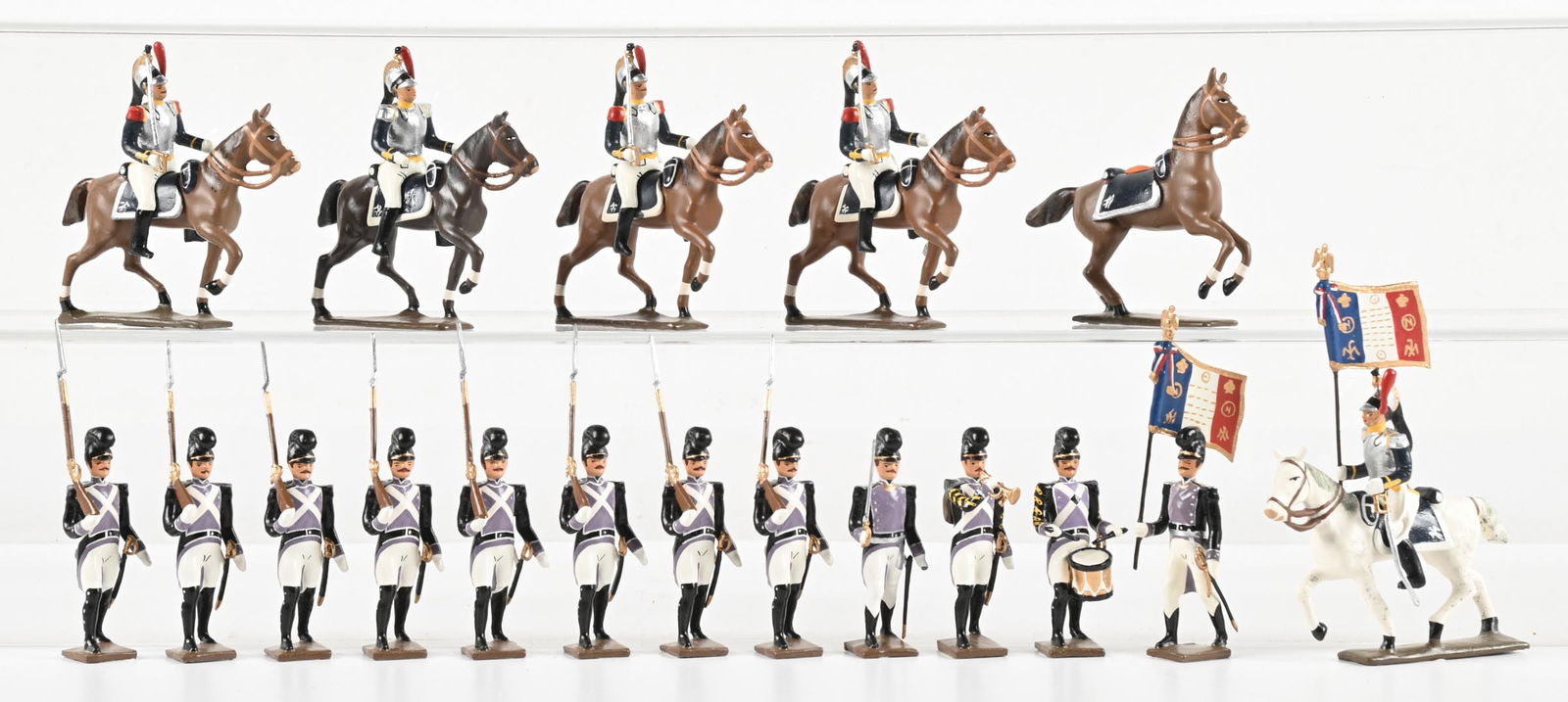 MIGNOT INFANTRY & CAVALRY: Infantry of the Line Wurttemberg, 12 pieces, and French Cuirassiers a Cheval, 5 pieces. Loose, no box. 17 pieces. Dimensions: Largest Figure: 3" x 2 - 1/4".