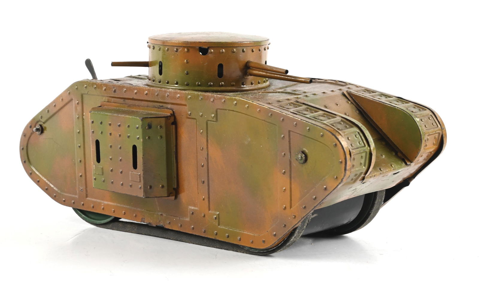 GERMAN CLOCKWORK WWI TIN TANK (1 of 2)