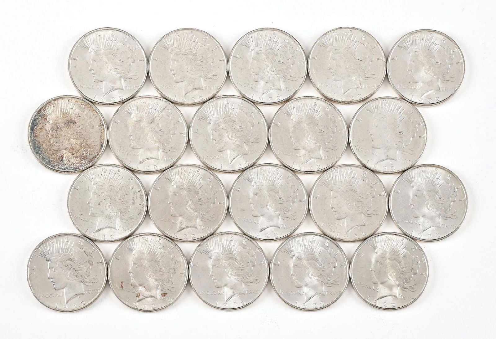 ROLL OF 20: 1922-D $1: Most are in circulated condition.