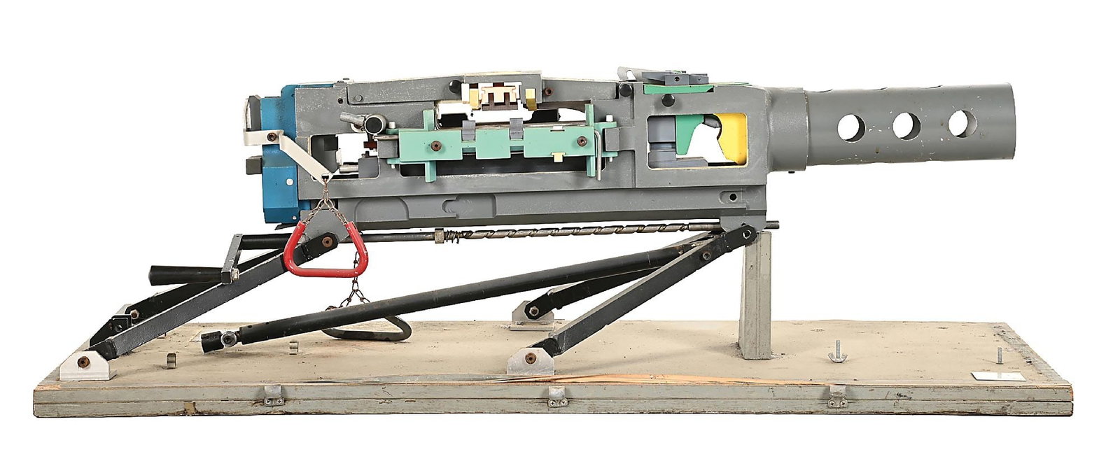 OVERSIZED M-85 CUTAWAY MACHINE GUN CLASSROOM TRAINING AID WITH TRANSIT CHEST. (1 of 3)