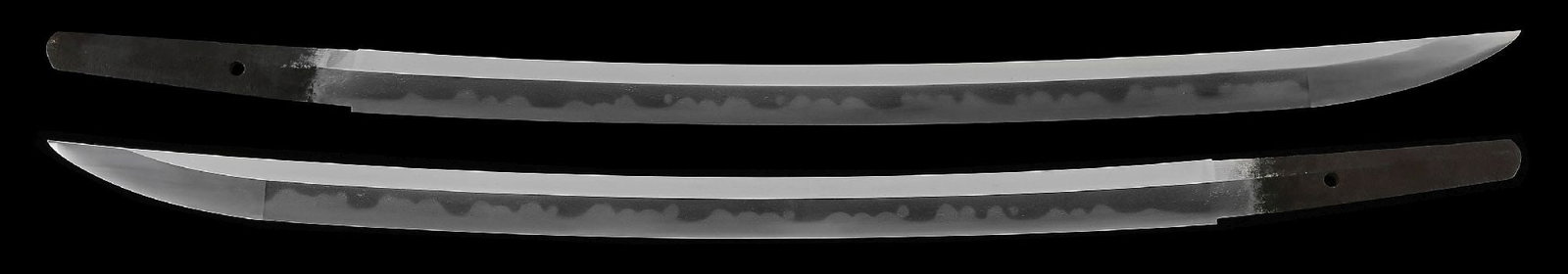 WAKIZASHI WITH ATTRIBUTION TO BIZEN SUKESADA.: Bizen Sukesada was a name used by several generations, and while the record of the NBTHK Hozon papers does not name the generation, choosing simply to state "Shinto", the work is of exceptional qualit