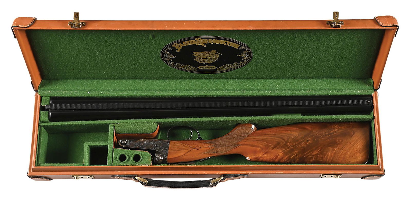 (M) WINCHESTER PARKER DHE 20 BORE SIDE BY SIDE SHOTGUN WITH CASE.: Manufactured in Japan for Winchester between 1983 and 1989 replicating the beloved Parker side by side. Blued barrels have a matted concave rib, single brass mushroom bead front sight, and ejectors. "