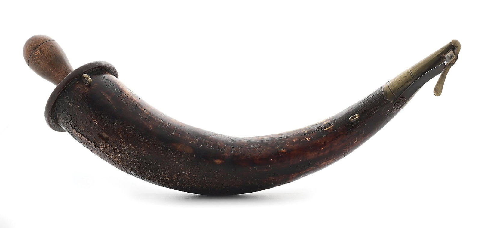 REVOLUTIONARY WAR US MARKED ARTILLERY POWDER HORN INSCRIBED WESTLEY RHODE ISLAND ARTILLERY AND DATED: This artillery horn measures about 13-1/2 across the bow, excluding the removable screw plug. The horn has a brass charger spout and two brass rings for strap attachment. The concave wood base has a w