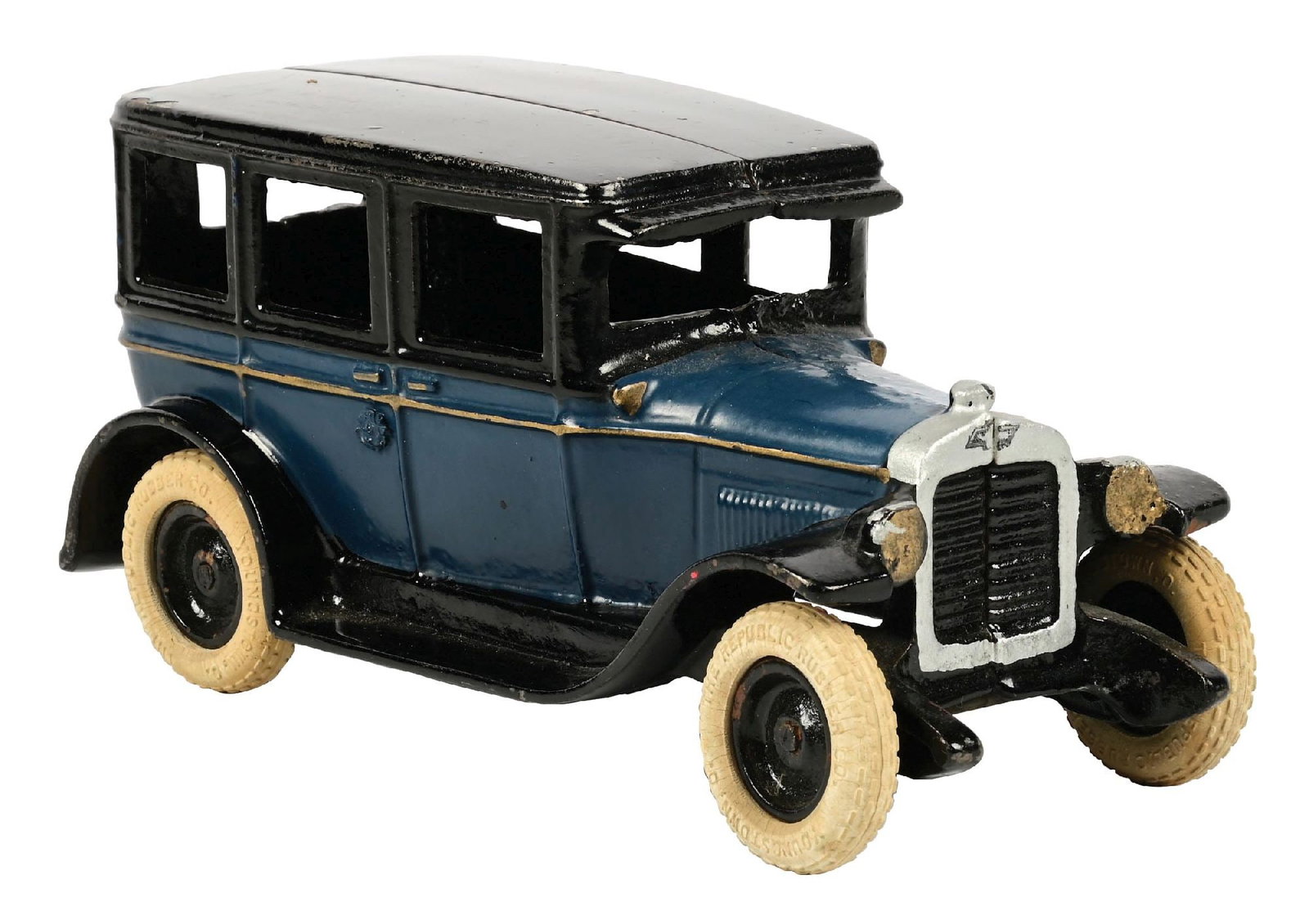 PRE-WAR CAST IRON ARCADE BUICK AUTOMOBILE (1 of 3)