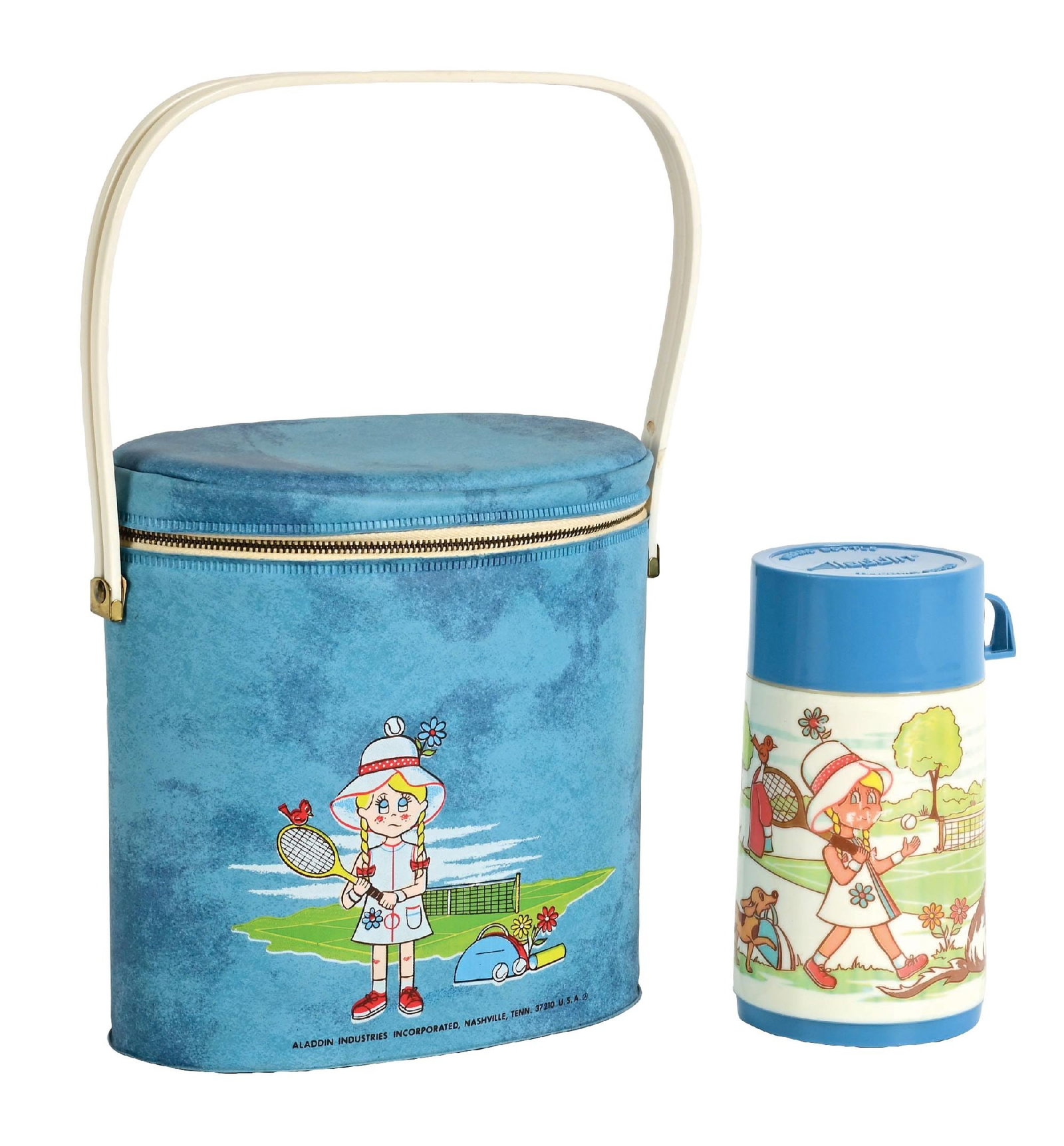 ALADDIN INDUSTRIES INC. VINTAGE LUNCH BAG WITH TENNIS GRAPHIC AND THERMOS: C. 1976. A lovely rare Aladdin Industries vinyl Tennis Motif brunch bag with a girl playing tennis graphic, the brunch bag includes the matching thermos. The thermos has some paint scratching but the 