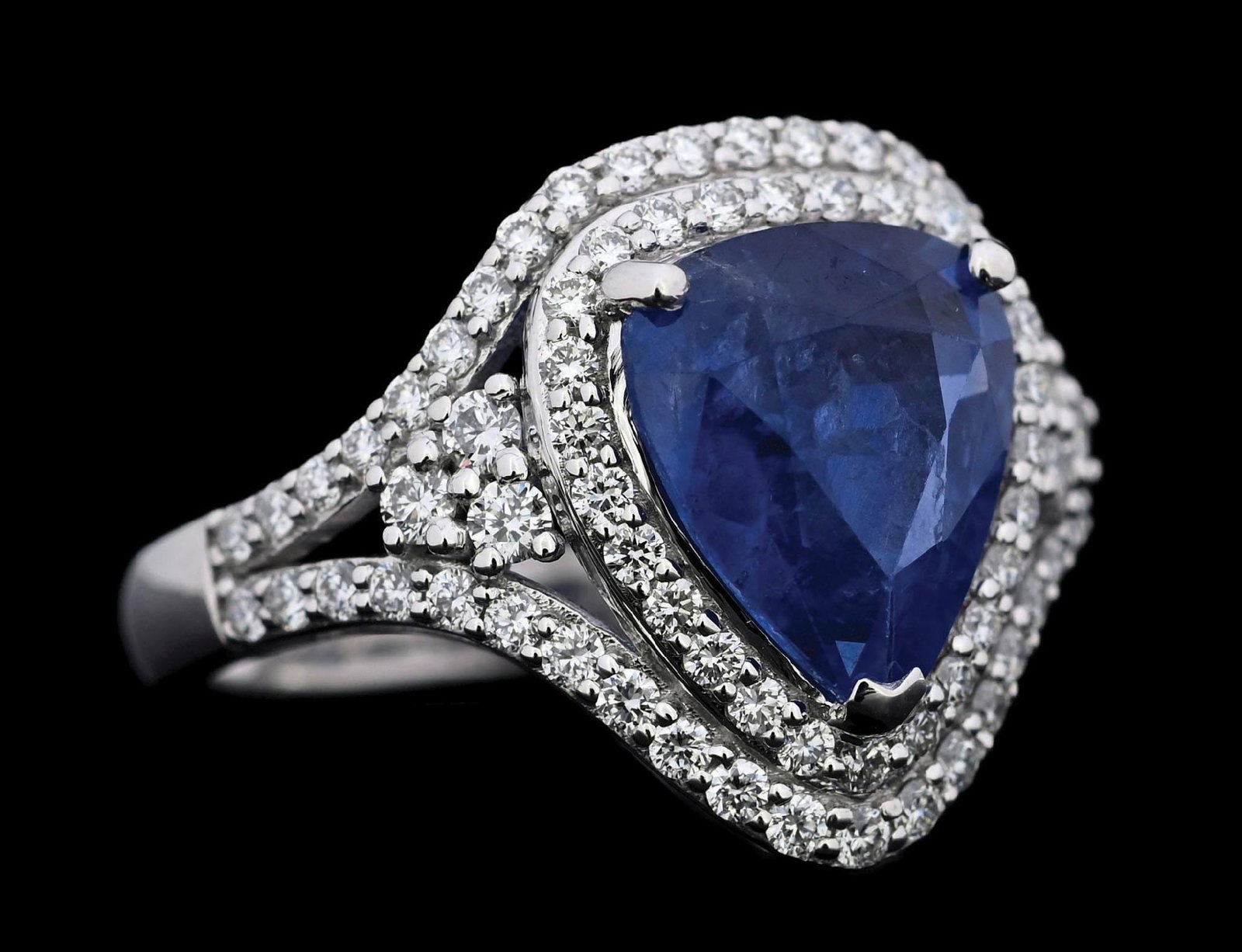 PLATINUM SAPPHIRE & DIAMOND RING W/GIA REPORT: Ladies' platinum sapphire (3.84ct) and diamond (0.77ctw) ring accompanied by an original GIA sapphire origin report and a GGA appraisal report with an ERRV of $25,730.00 (See additional website images